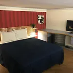 Santa Maria La Nova 21 B&B