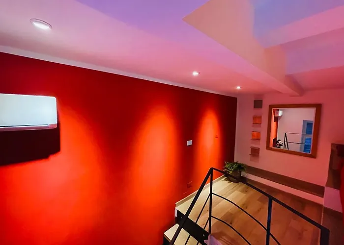 Santa Maria La Nova 21 B&B