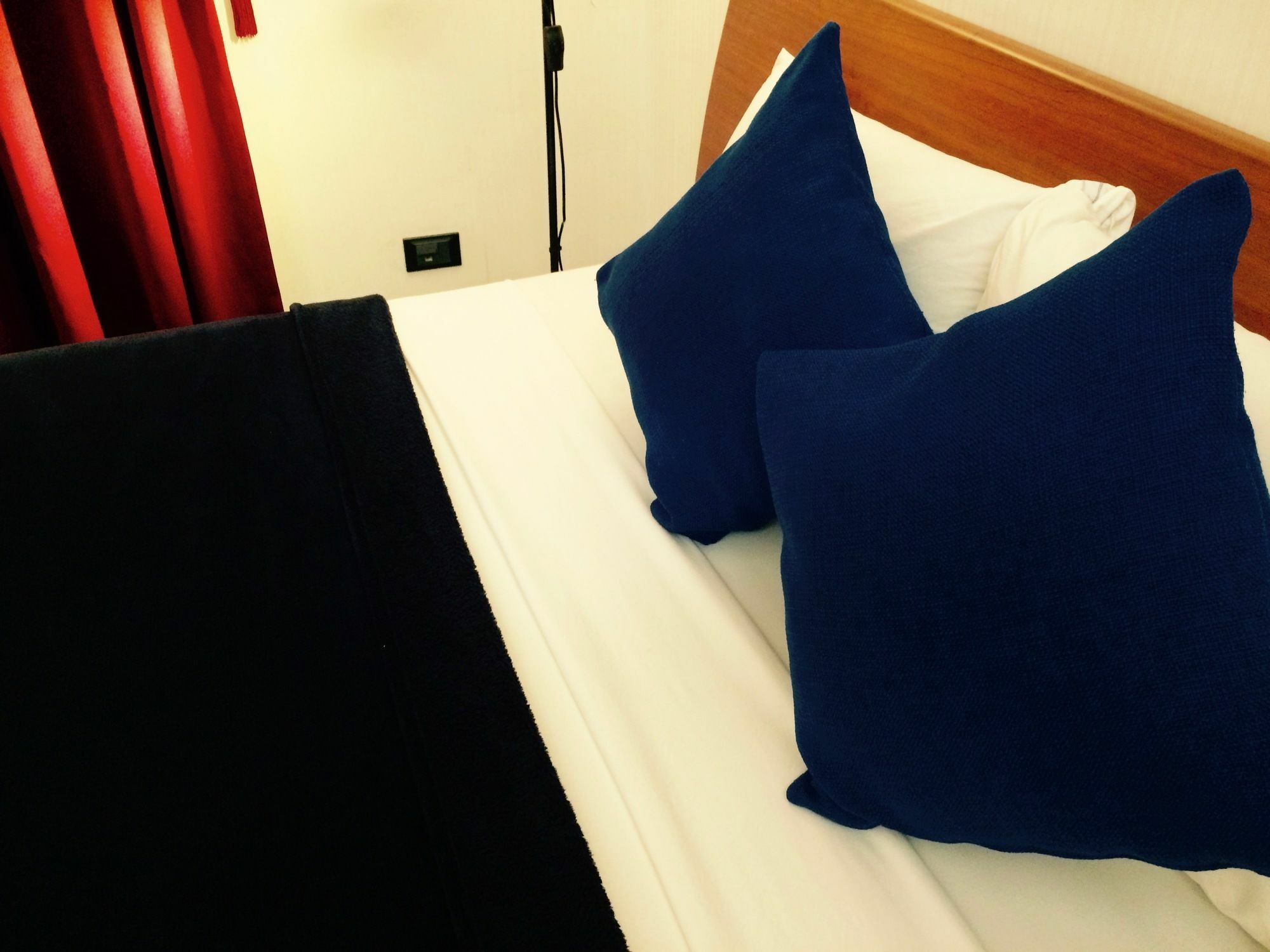 Smln & Bed & Breakfast